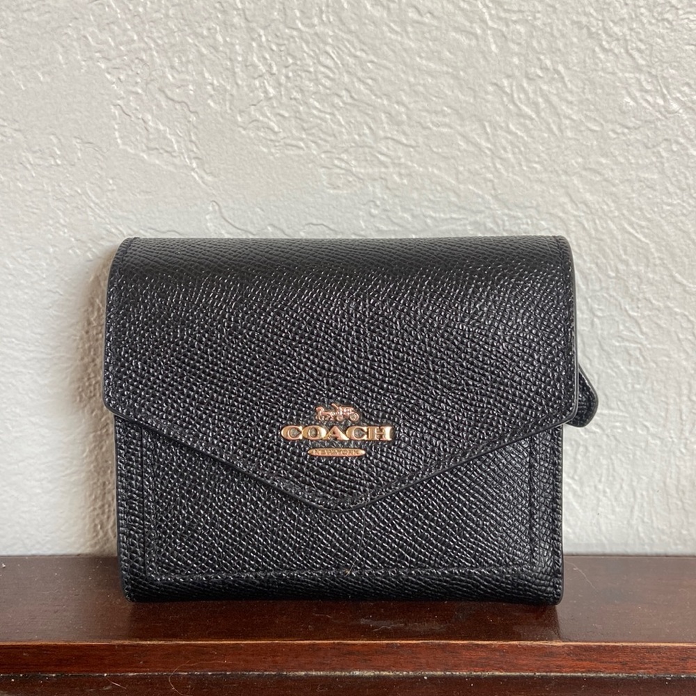 Coach Wyn small wallet, black.